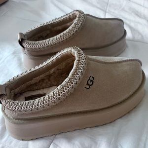 Ugh Tazz in mustard seed color